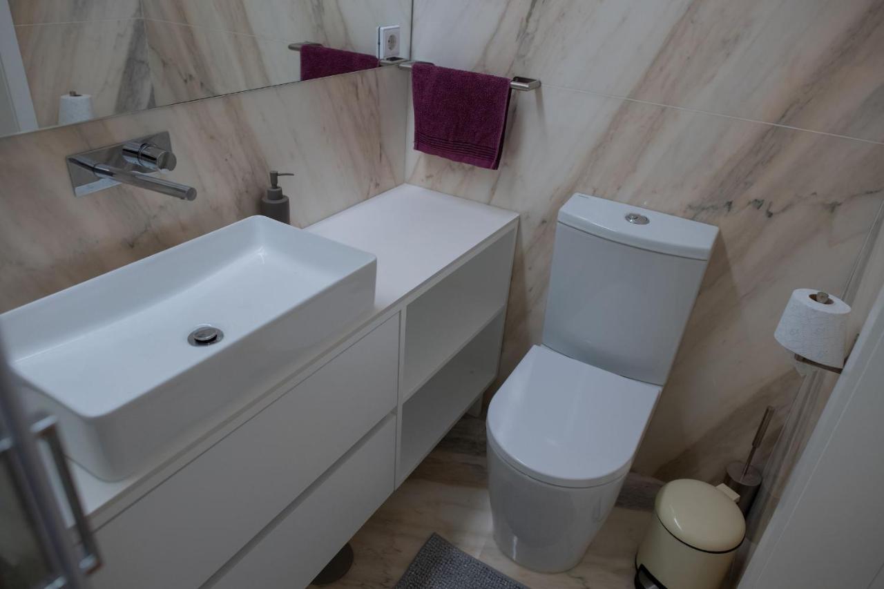 Spacious Studio W/ Balcony & Ac By Lovelystay Porto Zewnętrze zdjęcie