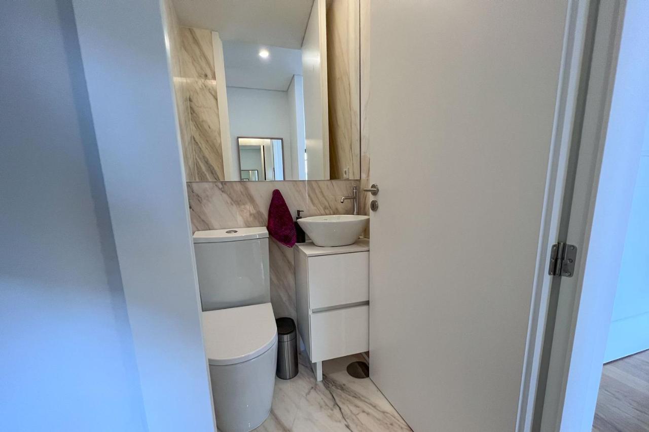 Spacious Studio W/ Balcony & Ac By Lovelystay Porto Zewnętrze zdjęcie